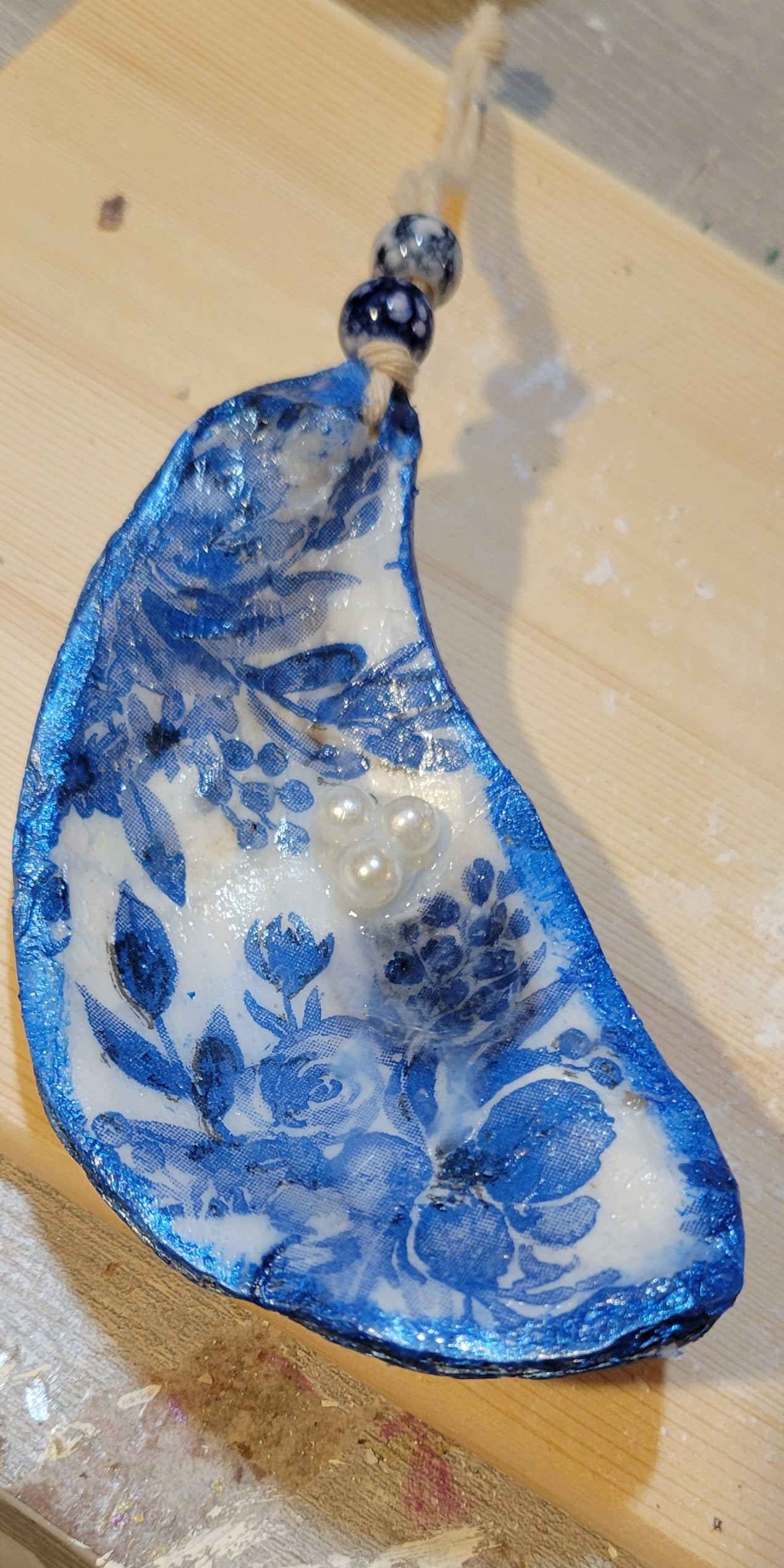 Blue Floral oyster shell ornament